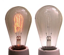 Carbon filament lamp