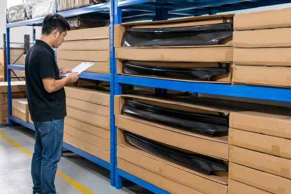 In-stock carbon fiber side skirts ready to ship from overseas warehouse